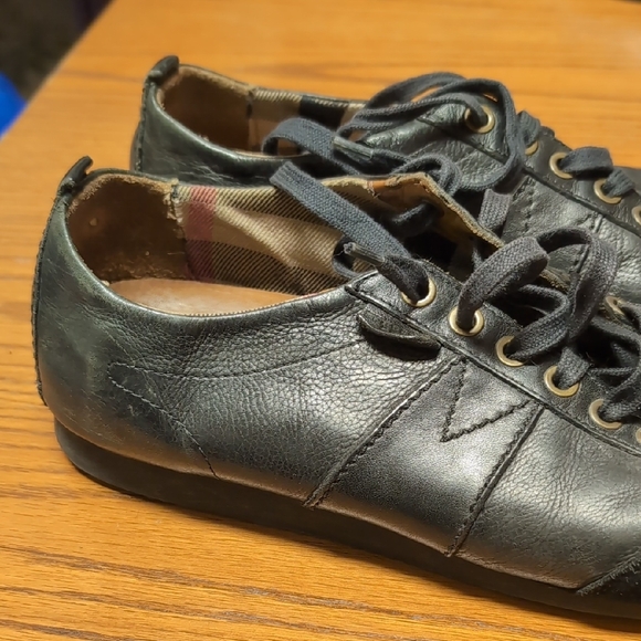 Burberry Vintage Black Leather Samba Style Sneakers - Picture 2 of 12